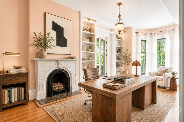 110 W Gaston Street, Savannah, GA 31401