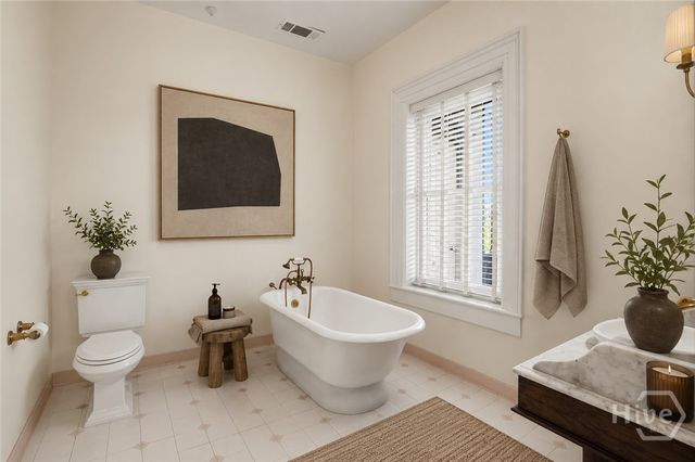 110 W Gaston Street, Savannah, GA 31401