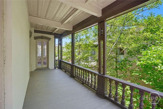 110 W Gaston Street, Savannah, GA 31401