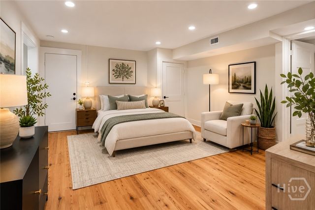 110 W Gaston Street, Savannah, GA 31401