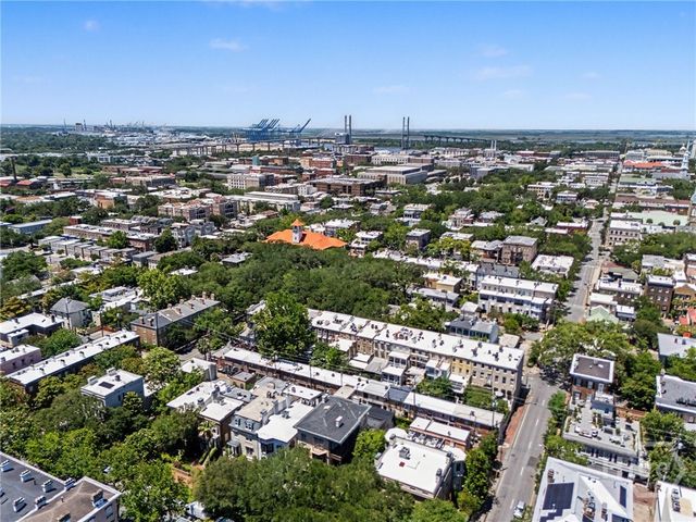 110 W Gaston Street, Savannah, GA 31401