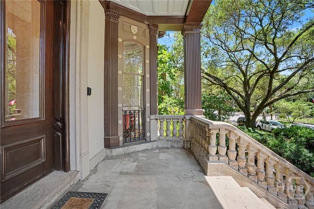 110 W Gaston Street, Savannah, GA 31401