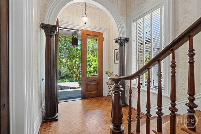 110 W Gaston Street, Savannah, GA 31401