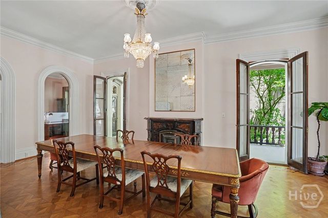 110 W Gaston Street, Savannah, GA 31401