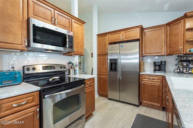 152 Grand Oaks Circle, Daytona Beach, FL 32114