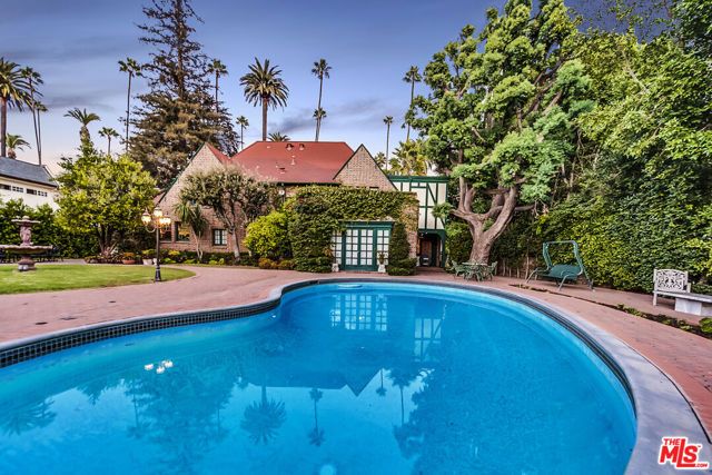 805 N Bedford Drive, Beverly Hills, CA 90210