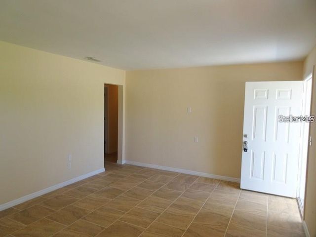 601 BANANA STREET, Tarpon Springs, FL 34689