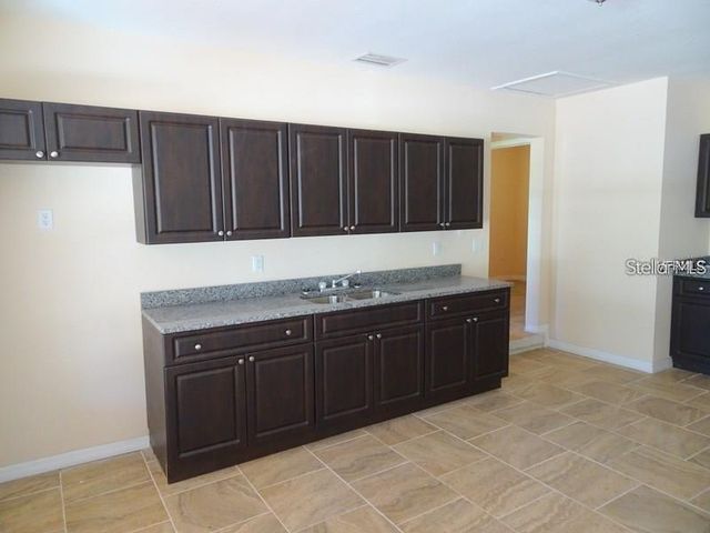 601 BANANA STREET, Tarpon Springs, FL 34689