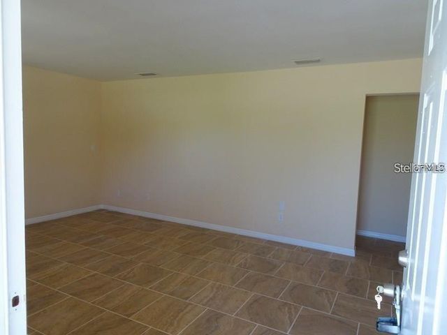 601 BANANA STREET, Tarpon Springs, FL 34689