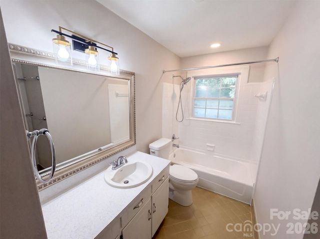 1030 Mclaughlin Drive, Charlotte, NC 28212