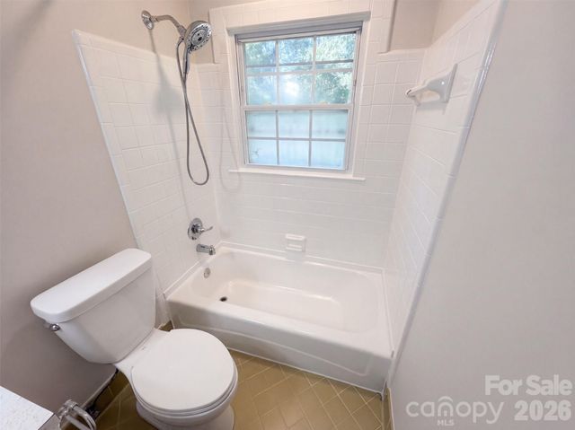 1030 Mclaughlin Drive, Charlotte, NC 28212