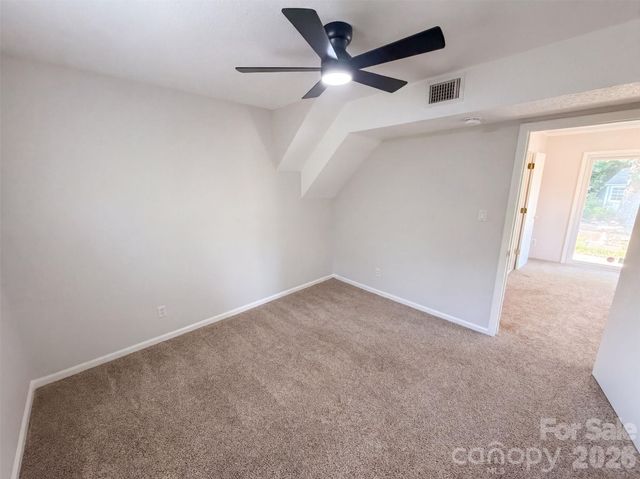 1030 Mclaughlin Drive, Charlotte, NC 28212