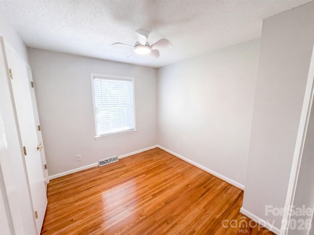1030 Mclaughlin Drive, Charlotte, NC 28212