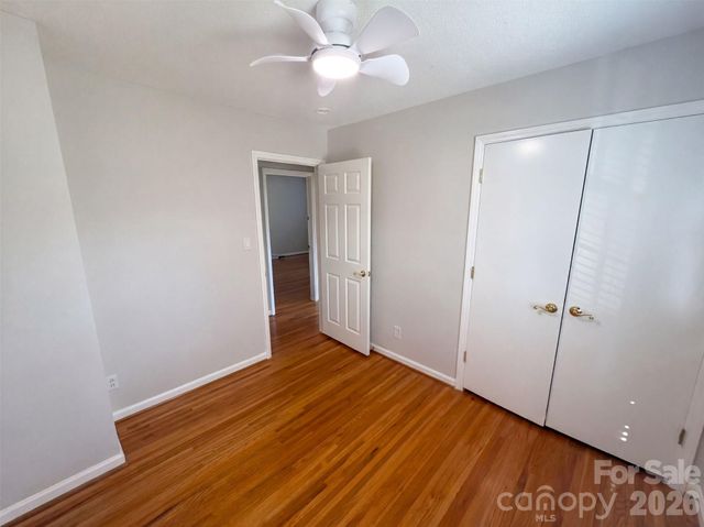 1030 Mclaughlin Drive, Charlotte, NC 28212