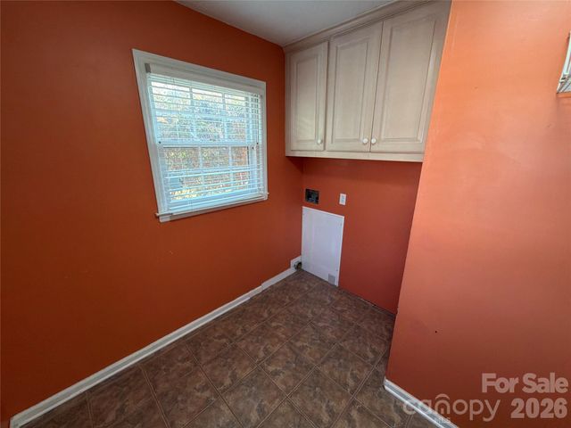 1030 Mclaughlin Drive, Charlotte, NC 28212