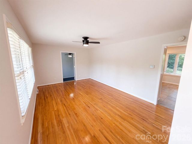 1030 Mclaughlin Drive, Charlotte, NC 28212