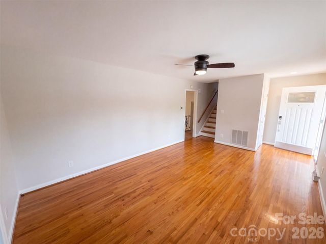 1030 Mclaughlin Drive, Charlotte, NC 28212