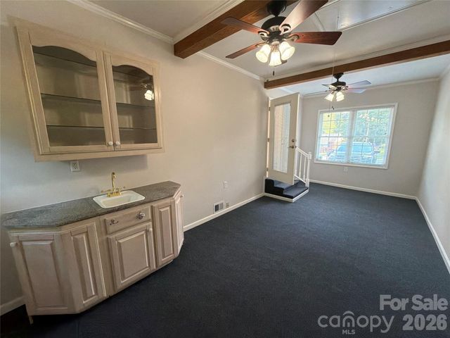 1030 Mclaughlin Drive, Charlotte, NC 28212