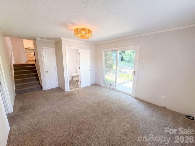 1030 Mclaughlin Drive, Charlotte, NC 28212