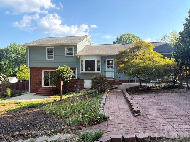 1030 Mclaughlin Drive, Charlotte, NC 28212