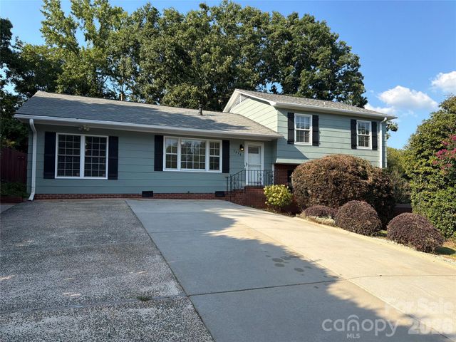 1030 Mclaughlin Drive, Charlotte, NC 28212