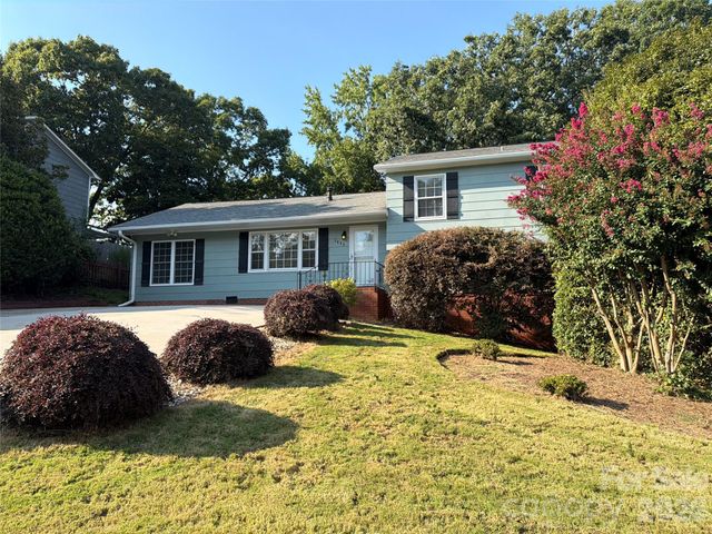 1030 Mclaughlin Drive, Charlotte, NC 28212