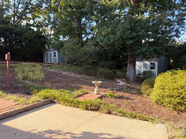1030 Mclaughlin Drive, Charlotte, NC 28212