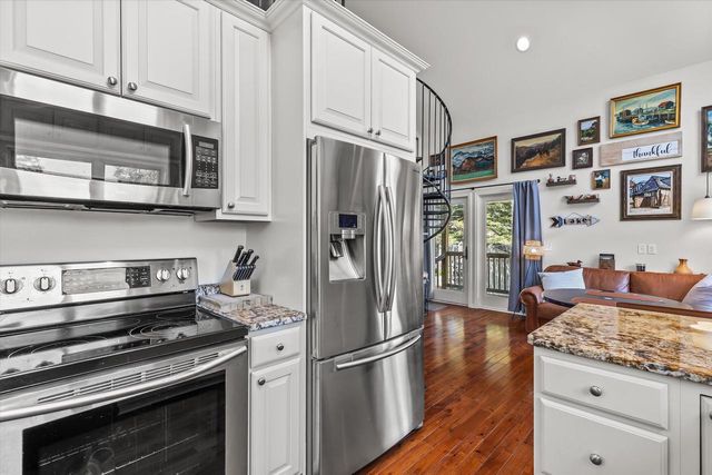4886 Lakeview AVENUE, Hubertus, WI 53033