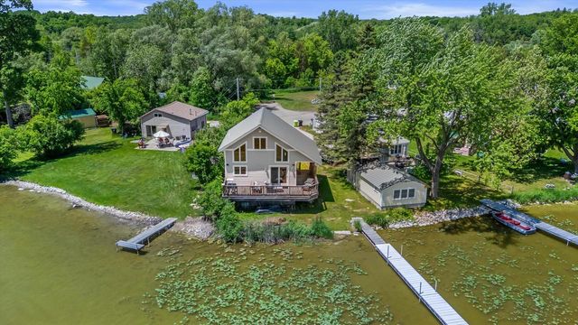 4886 Lakeview AVENUE, Hubertus, WI 53033