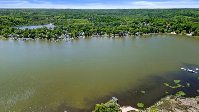 4886 Lakeview AVENUE, Hubertus, WI 53033