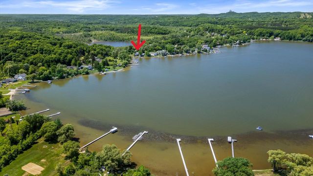 4886 Lakeview AVENUE, Hubertus, WI 53033