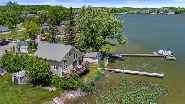 4886 Lakeview AVENUE, Hubertus, WI 53033