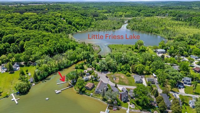 4886 Lakeview AVENUE, Hubertus, WI 53033
