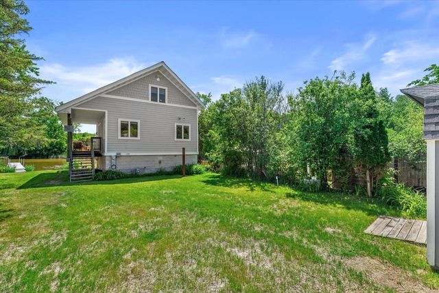 4886 Lakeview AVENUE, Hubertus, WI 53033