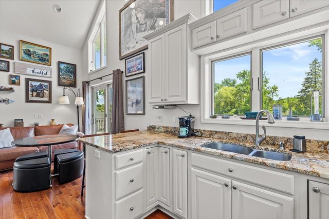 4886 Lakeview AVENUE, Hubertus, WI 53033