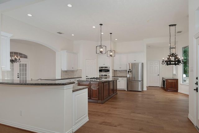 122 Lansdowne, The Woodlands, TX 77382
