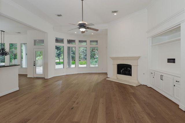 122 Lansdowne, The Woodlands, TX 77382