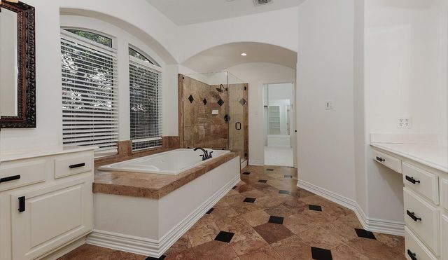 122 Lansdowne, The Woodlands, TX 77382