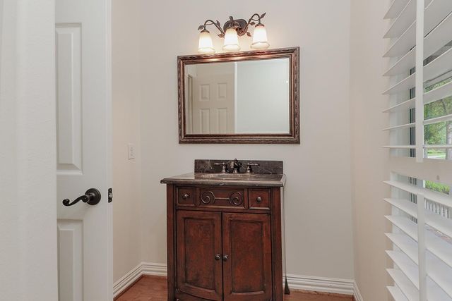 122 Lansdowne, The Woodlands, TX 77382