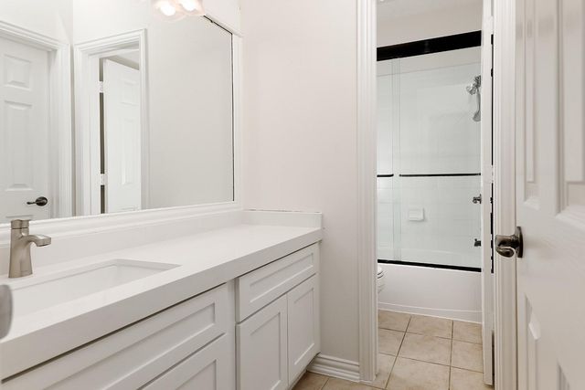 122 Lansdowne, The Woodlands, TX 77382
