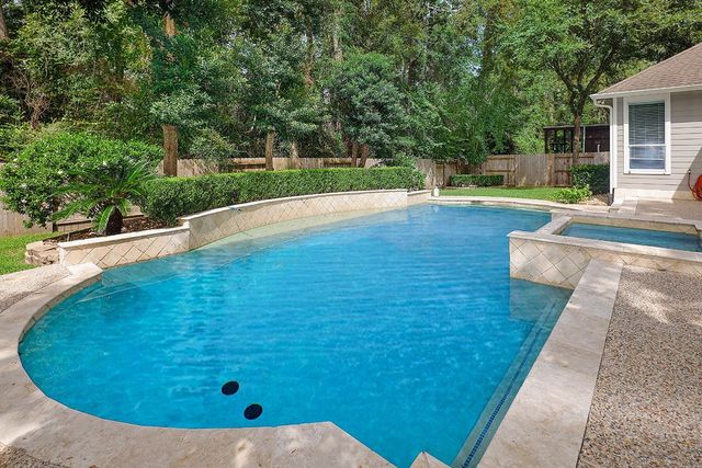 122 Lansdowne, The Woodlands, TX 77382