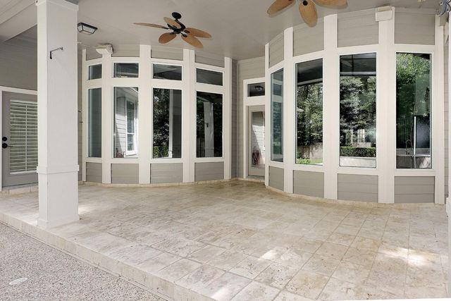122 Lansdowne, The Woodlands, TX 77382
