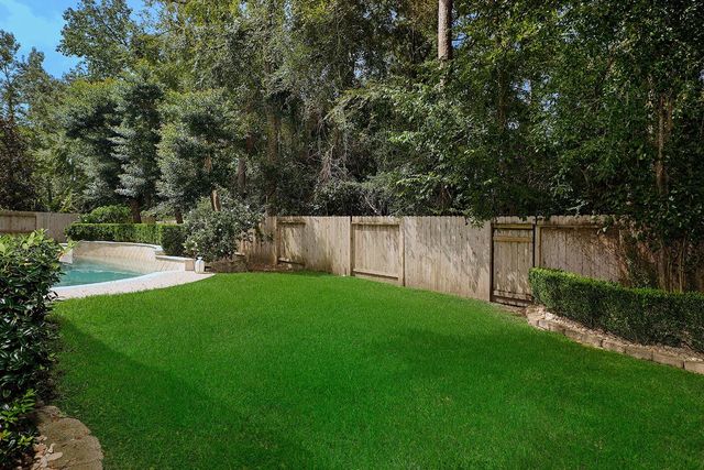 122 Lansdowne, The Woodlands, TX 77382