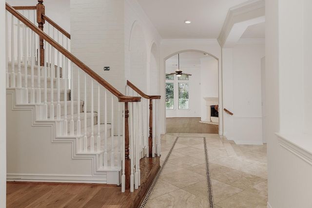122 Lansdowne, The Woodlands, TX 77382