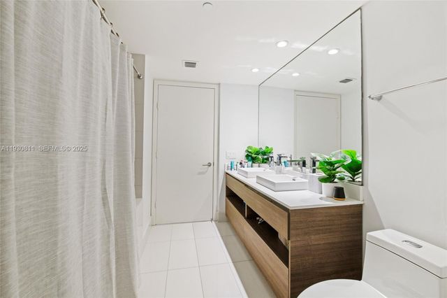 1100 S Miami Ave 702, Miami, FL 33130