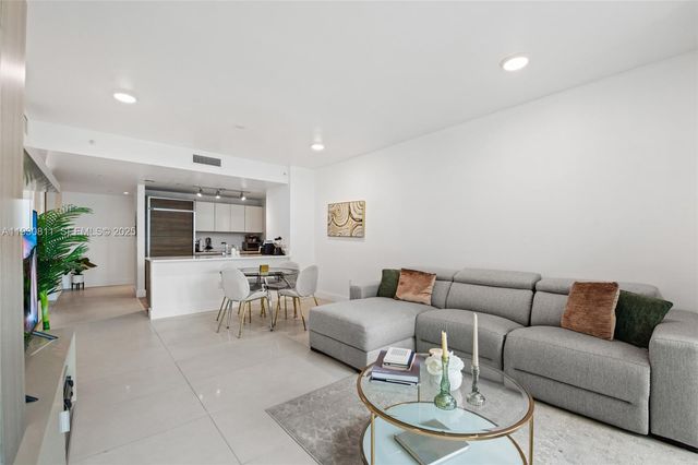 1100 S Miami Ave 702, Miami, FL 33130