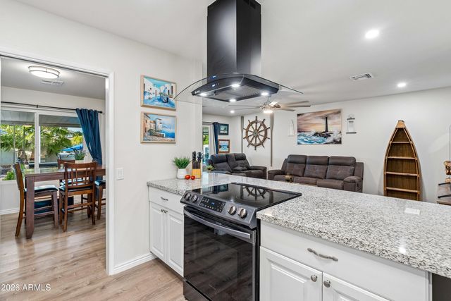 9522 W INDIAN HILLS Drive, Sun City, AZ 85351
