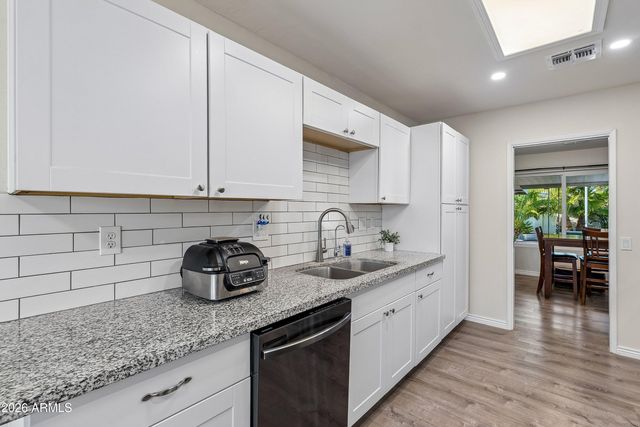 9522 W INDIAN HILLS Drive, Sun City, AZ 85351