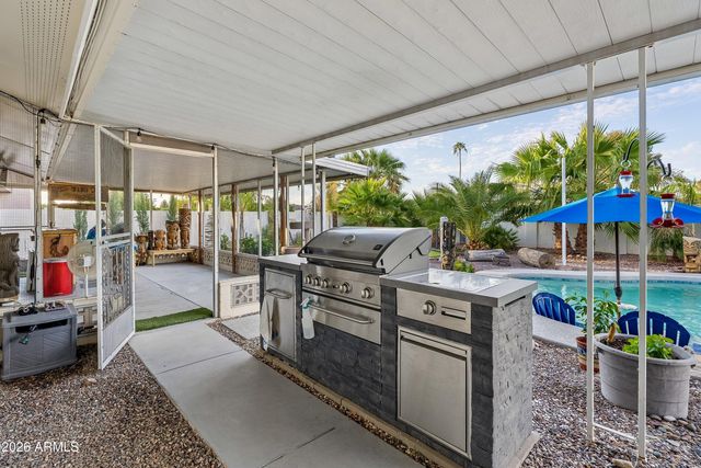 9522 W INDIAN HILLS Drive, Sun City, AZ 85351