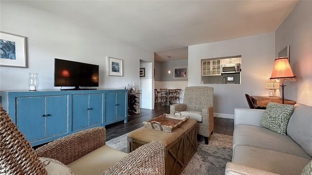 1707 Pacific Coast 507, Hermosa Beach, CA 90254